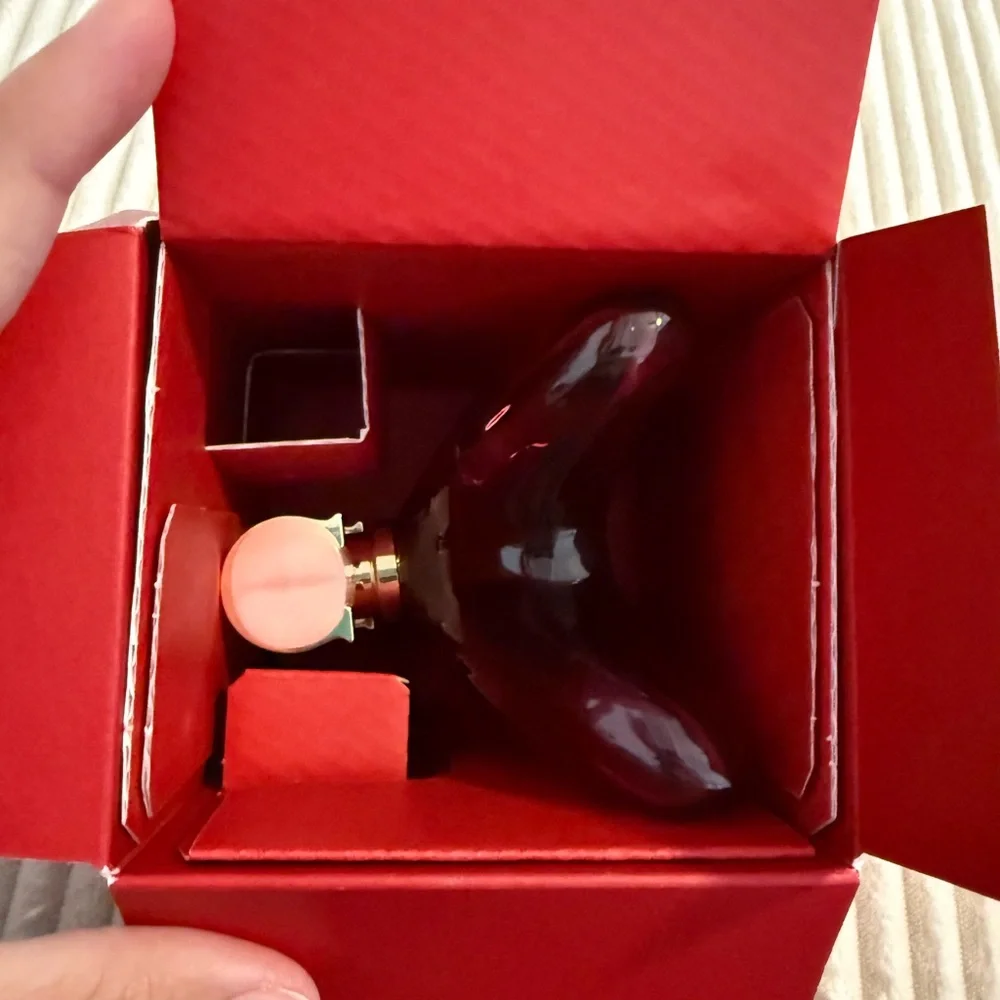Carolina Herrera La Bomba Eau de Parfum - Red and Pink - Picture 6 of 6